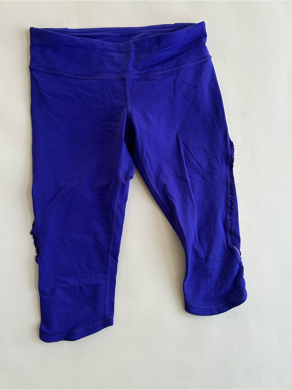 lululemon athletica Capri Leggings in pulple size 6